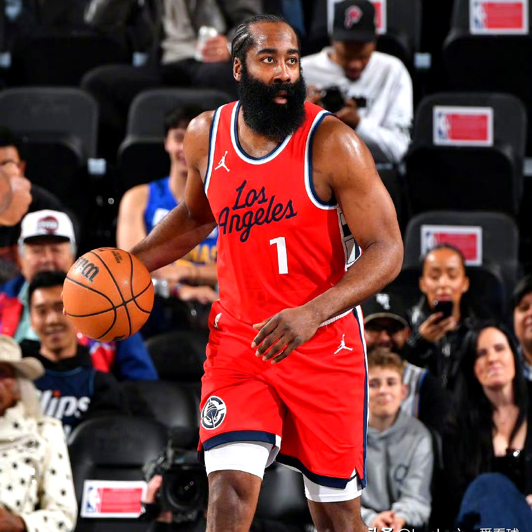 快船新秀表现惊艳,全场观众掌声不断,也是学生.的简单介绍 快船新秀表现惊艳,全场观众掌声不断,也是学生.的简单介绍