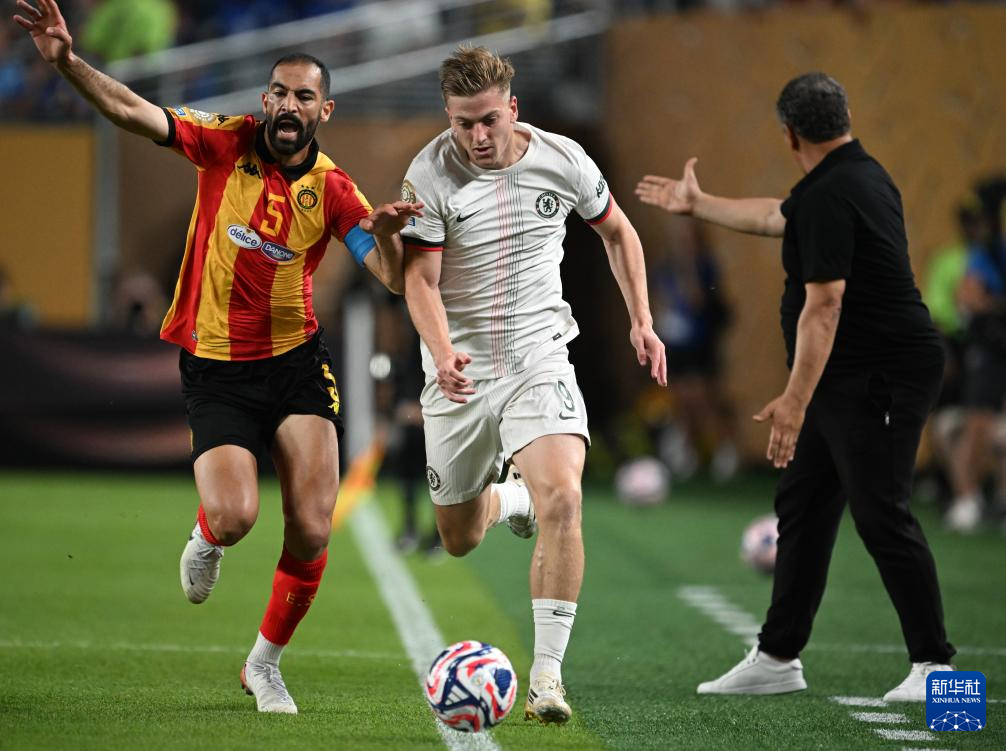 切尔西主场大捷，球员赛后激动庆祝胜利，电影那些.的简单介绍