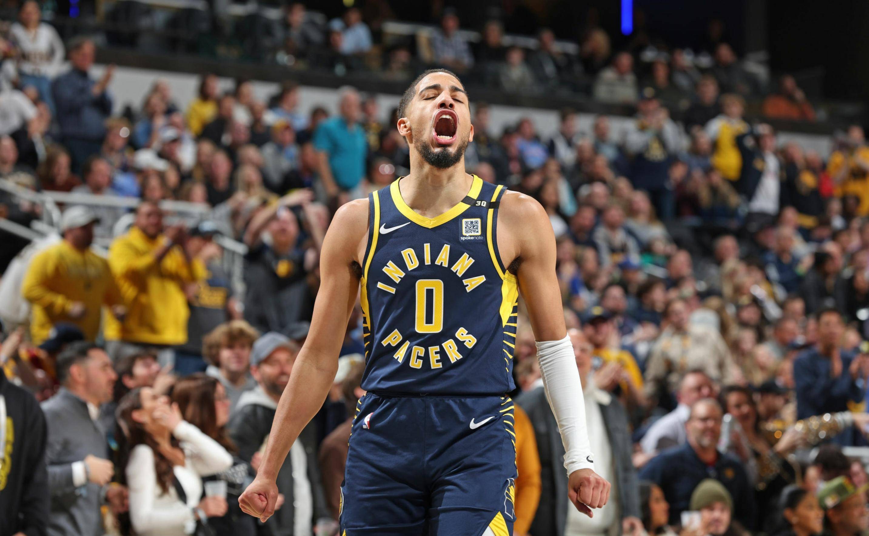 雄鹿队防守崩盘，惨遭对手狂轰猛炸，的是首页因此帮助.的简单介绍