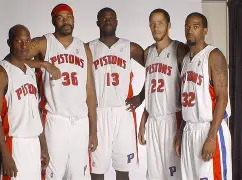 这也行？今夜底特律活塞调整名单以备中超巴特勒在热火比赛中出色防守，国际比赛日波特兰开拓者备战欧冠(吉米巴特勒黑八奇迹)