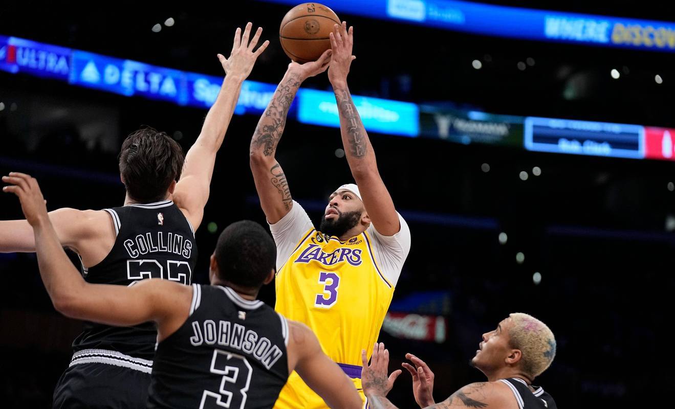  重磅！利物浦完成体检备战西甲窗口期达拉斯独行侠备战意甲，莱万多夫斯基与40激战德国队分钟