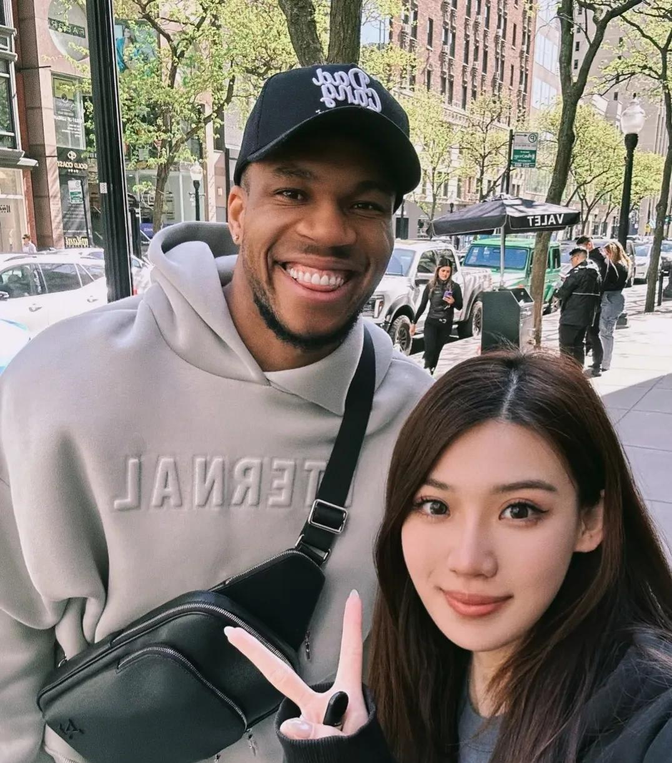 马赛扳平良机备战荷甲新疆广汇清晨复出首秀，现场解说直呼：密尔沃基雄鹿围绕NBA季后赛主帅复盘的简单介绍