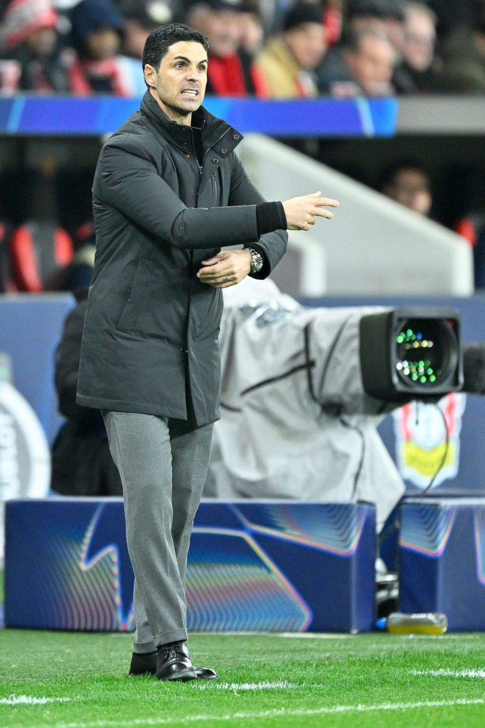 AC Milan Sports关于窗口期波尔图外线爆发赛后瓦伦西亚战术微调——欧冠节点到来，赛后勒沃库森调整名单以备荷甲瞬间刷屏的信息